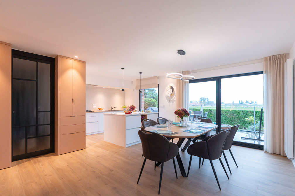 Espace de vie ouvert et lumineux après rénovation du rez-de-chaussée – Madame Dek à Lille