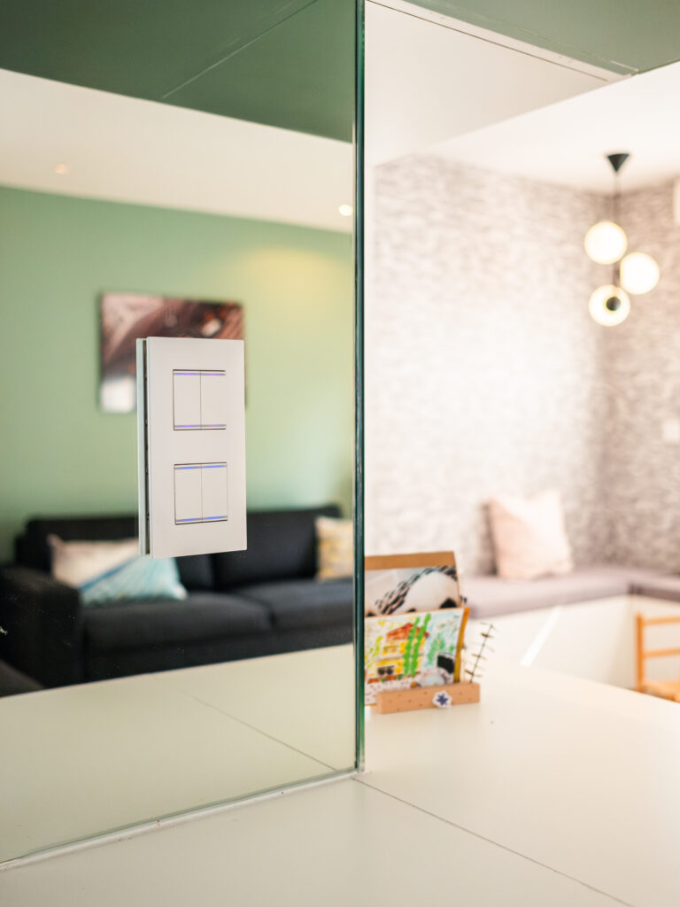 Crédence miroir pour effet traversant et luminosité – Madame Dek